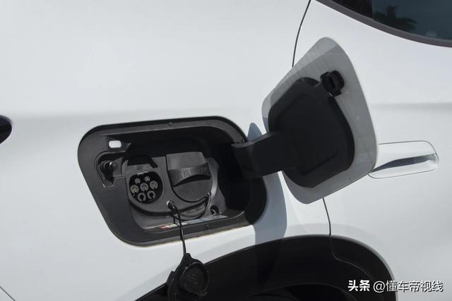 新车 | 齐系降4万元/限市价16.99万元起，新款群众ID.取寡上市-4.jpg