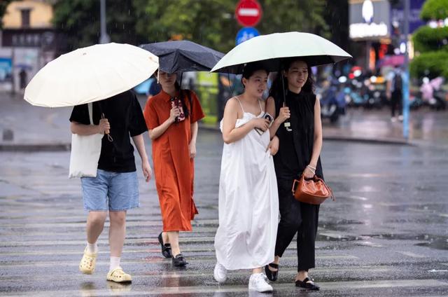 天板干问问，广东人慌了：回北天？！阿热正在路上，广州下周最低16℃-7.jpg