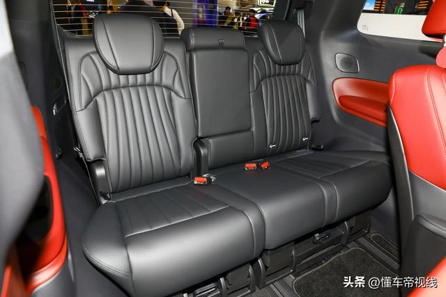 新车 | 卖28.68万元/2.0T混动中年夜型MPV，传祺M8宗师超等混动版到店-14.jpg