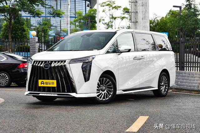 新车 | 卖28.68万元/2.0T混动中年夜型MPV，传祺M8宗师超等混动版到店-23.jpg