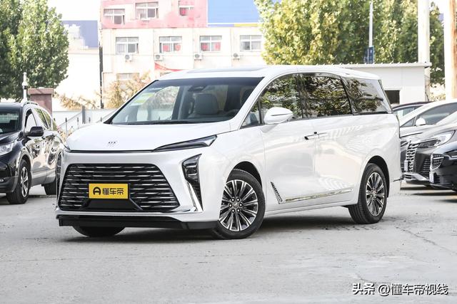 新车 | 卖28.68万元/2.0T混动中年夜型MPV，传祺M8宗师超等混动版到店-25.jpg