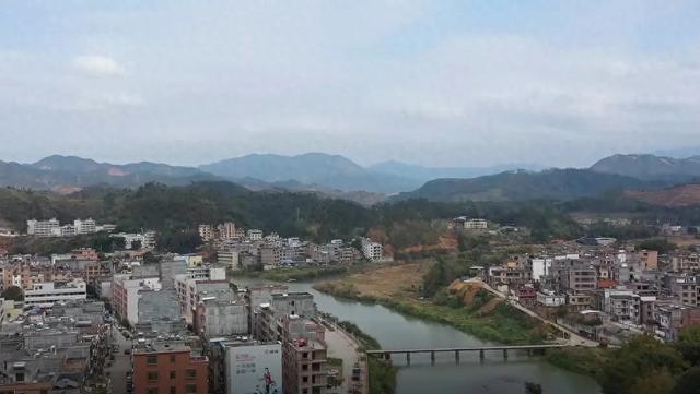 凤岗，没有行三叠石-1.jpg