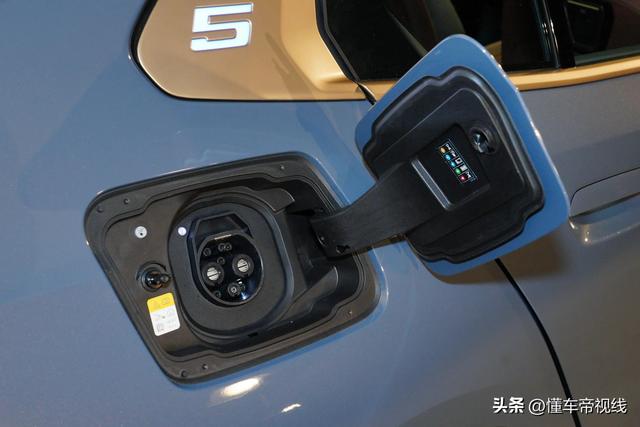 新车 | 卖48.59万元/绝航713千米，宝马i5 eDrive40L M活动套拆真车-7.jpg