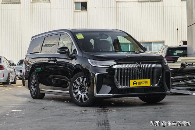 新车 | 供给最下6.2万元权益 岚图胡想家12月购车政策宣布 中年夜型MPV-1.jpg