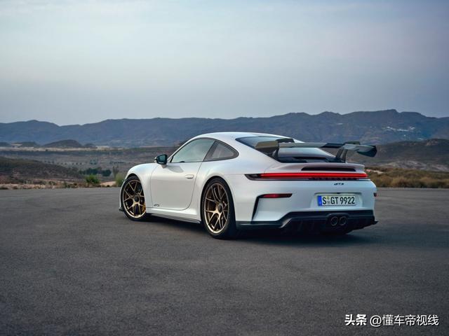 新车 | 226.8万元起/海内初次推游览版，新款保时捷911 GT3开启预卖-5.jpg