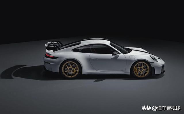 新车 | 226.8万元起/海内初次推游览版，新款保时捷911 GT3开启预卖-9.jpg