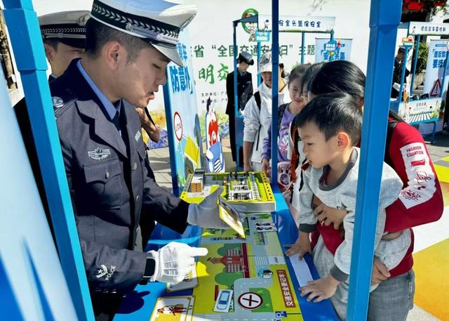 岭北文明道交通宁静！广东举办“天下交通宁静日”主题宣扬举动-6.jpg