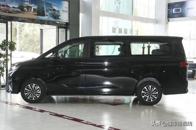 新车 | 卖7.28万元/7座中年夜型MPV/1.6降动力，发途M8少轴温馨型到店-4.jpg