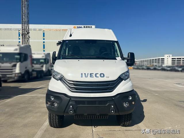 新车 | 3.0T柴油机/齐时四驱/越家沉客，入口依维柯Daily 4x4 Van到港-4.jpg