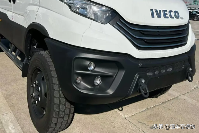 新车 | 3.0T柴油机/齐时四驱/越家沉客，入口依维柯Daily 4x4 Van到港-5.jpg