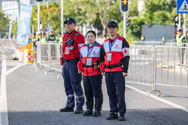 光彩·2024深圳马推紧顺遂完赛，“科技+人文”闪烁深马赛讲-10.jpg