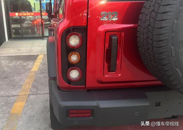 新车 | 卖13.99万元起/2.0T硬派越家车，212 T01新配色真车暴光-7.jpg