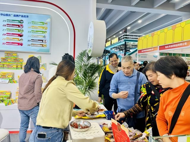 “中山喷鼻农”好食搬进农交会，腊味菠萝龙虾活色陈喷鼻-8.jpg