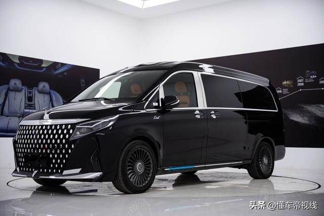 新车 | 卖价85.9万元起，2025款Lorinser LS系列上市，7座中年夜型MPV-18.jpg