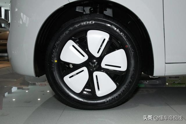 新车 | 卖价几适宜？齐新五菱宏光MINIEV四门进阶款到店/行将上市-6.jpg