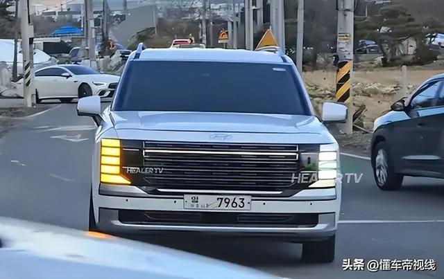 新车｜供给3+3+3式规划，齐新当代帕里斯帝9座内乱饰，约开21.6万起-7.jpg