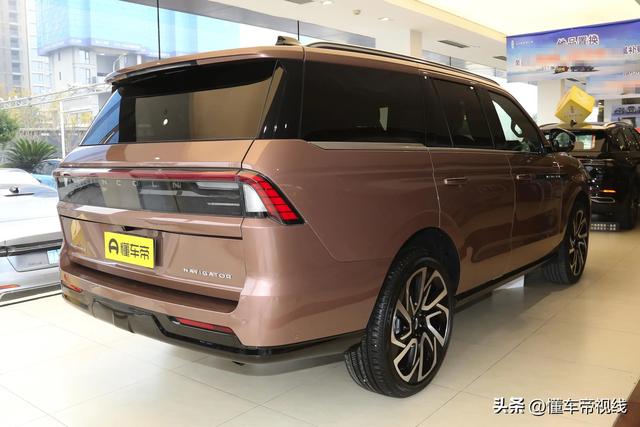 新车 | 年夜型SUV/48英微暇齐景屏，齐新林肯发航员到店，现款100.8万起-10.jpg