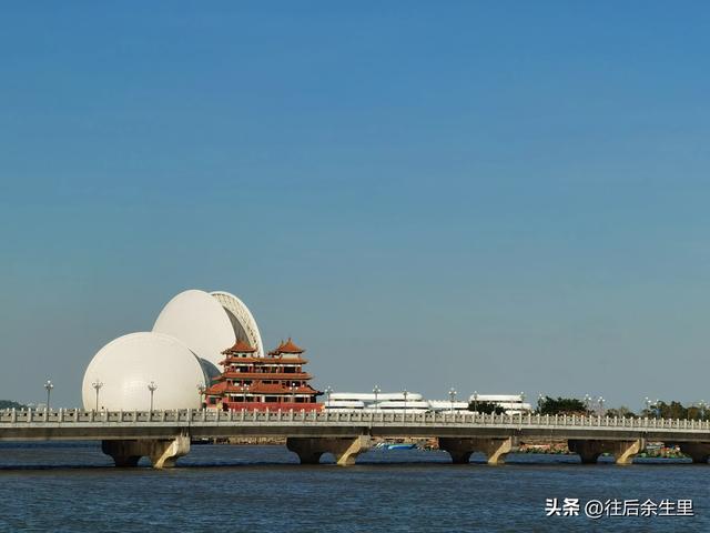 一小我私家骑止情侣路，享用阳光波浪沙岸，另有好食好景-16.jpg