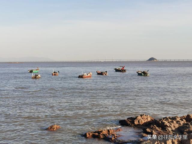 一小我私家骑止情侣路，享用阳光波浪沙岸，另有好食好景-19.jpg